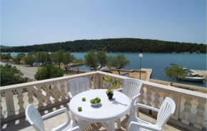 Cozy Apartment In Jadrtovac With House Sea View